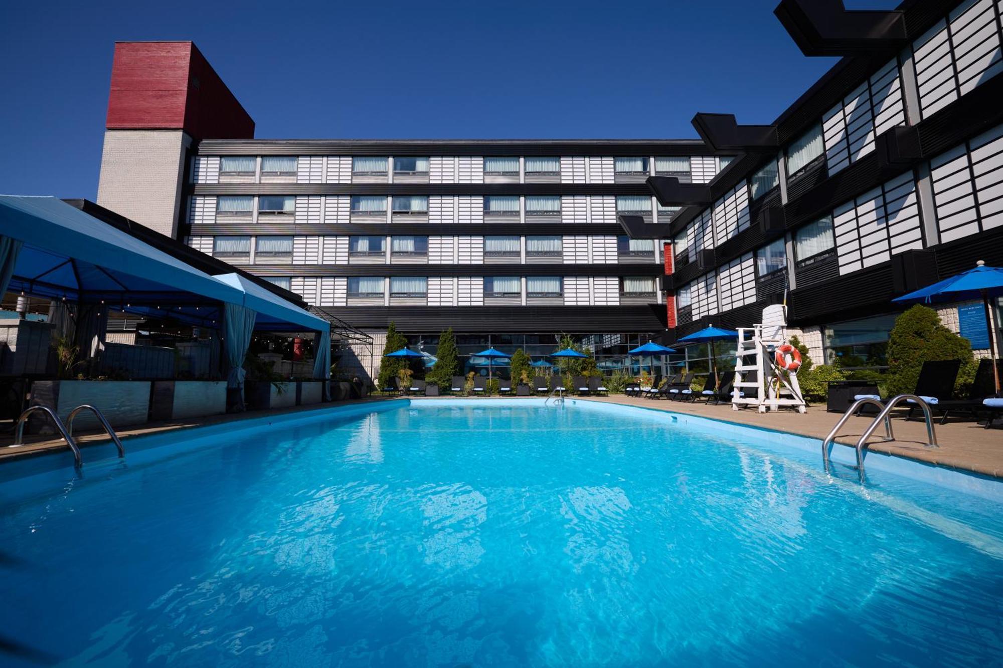 Hotel Ruby Foo'S