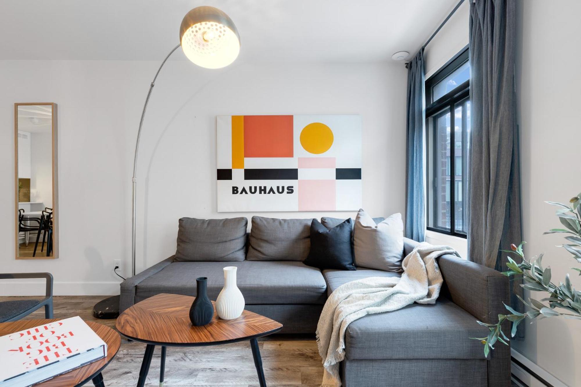 Liv Mtl Urban Spacious Group Suites Near Downtown Montreal