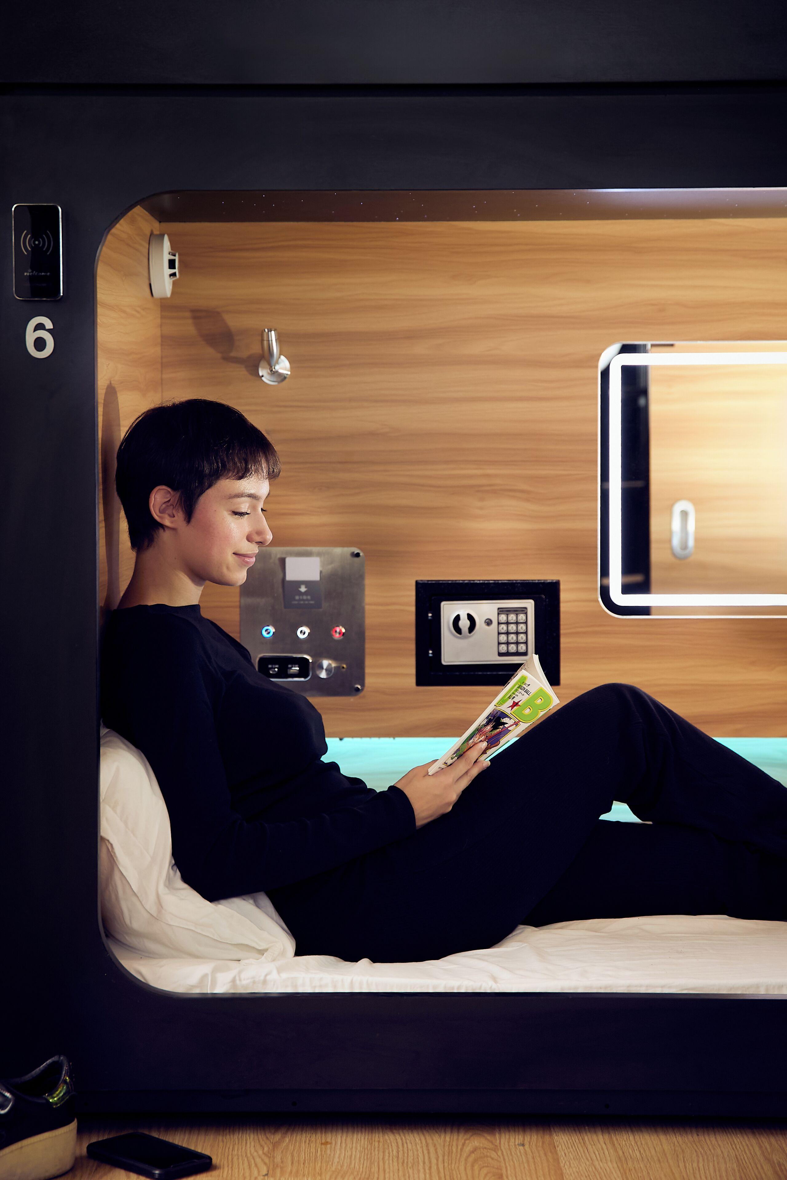 Capsule Hotel - Montreal